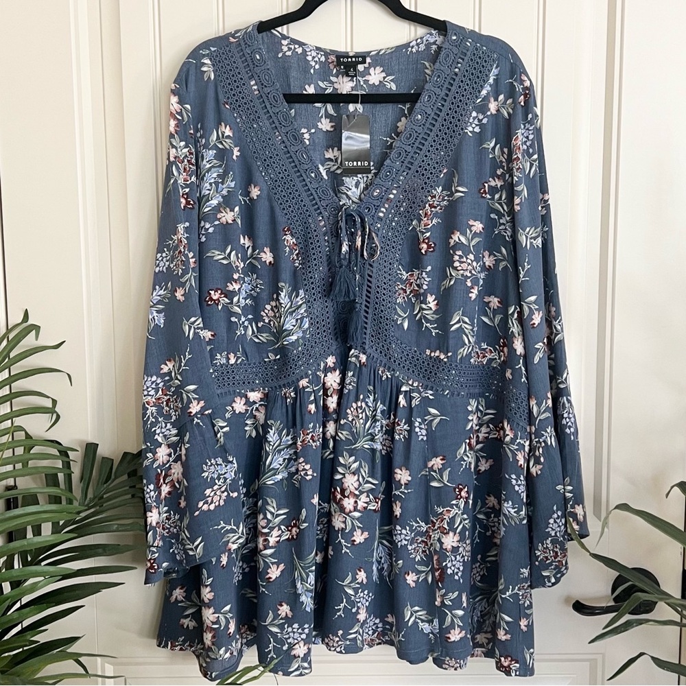 Torrid navy floral long sleeve lace up gauze blouse for women 4X new/tag tshirt